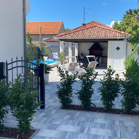 Breitling Apartments With Pool Biograd Na Moru Bagian luar foto
