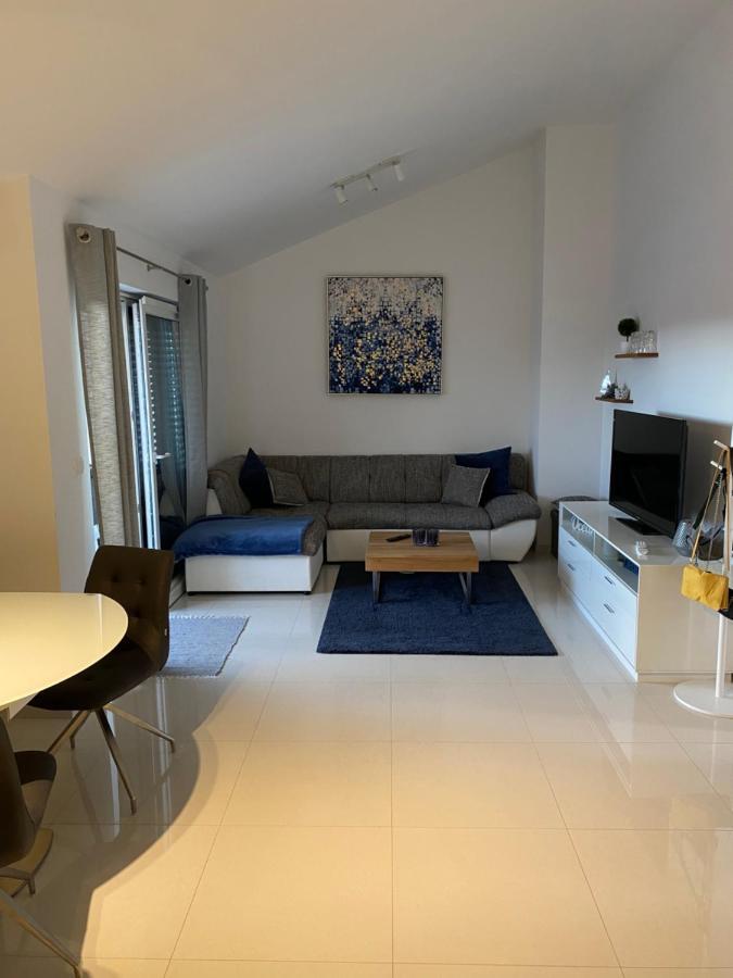 Breitling Apartments With Pool Biograd Na Moru Bagian luar foto