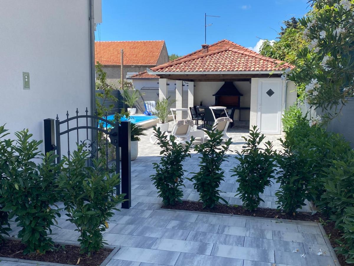 Breitling Apartments With Pool Biograd Na Moru Bagian luar foto