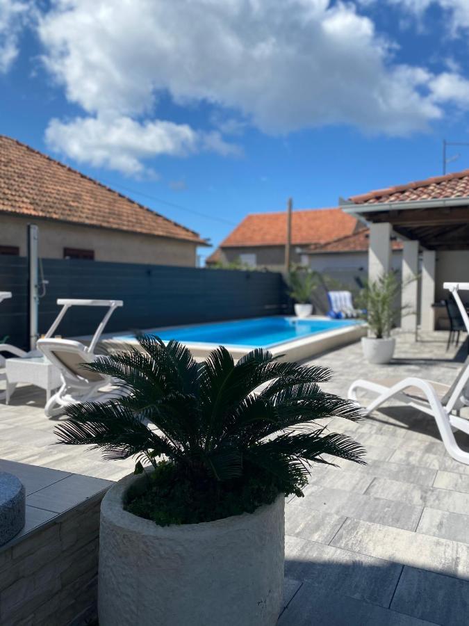 Breitling Apartments With Pool Biograd Na Moru Bagian luar foto