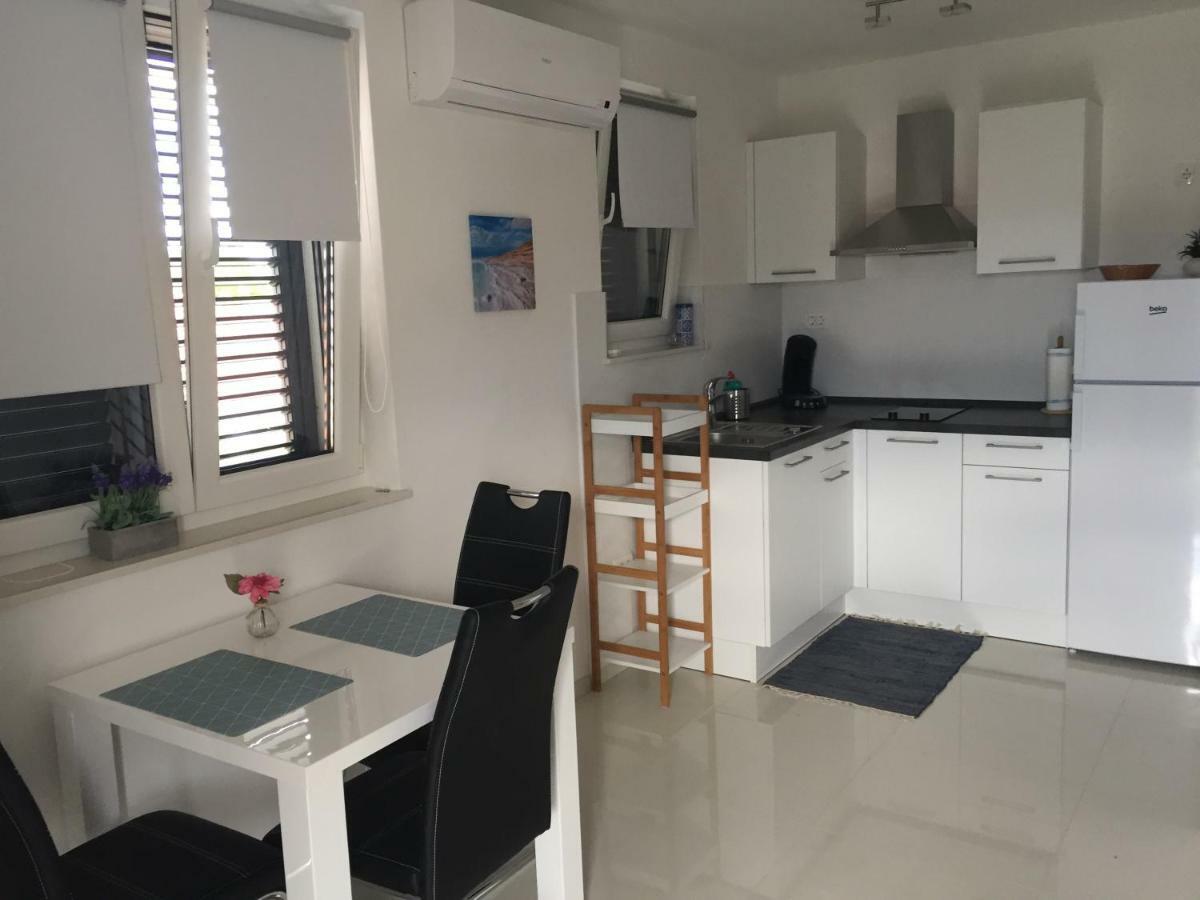 Breitling Apartments With Pool Biograd Na Moru Bagian luar foto