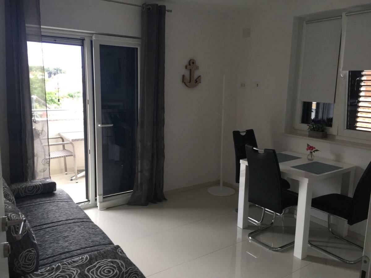 Breitling Apartments With Pool Biograd Na Moru Bagian luar foto