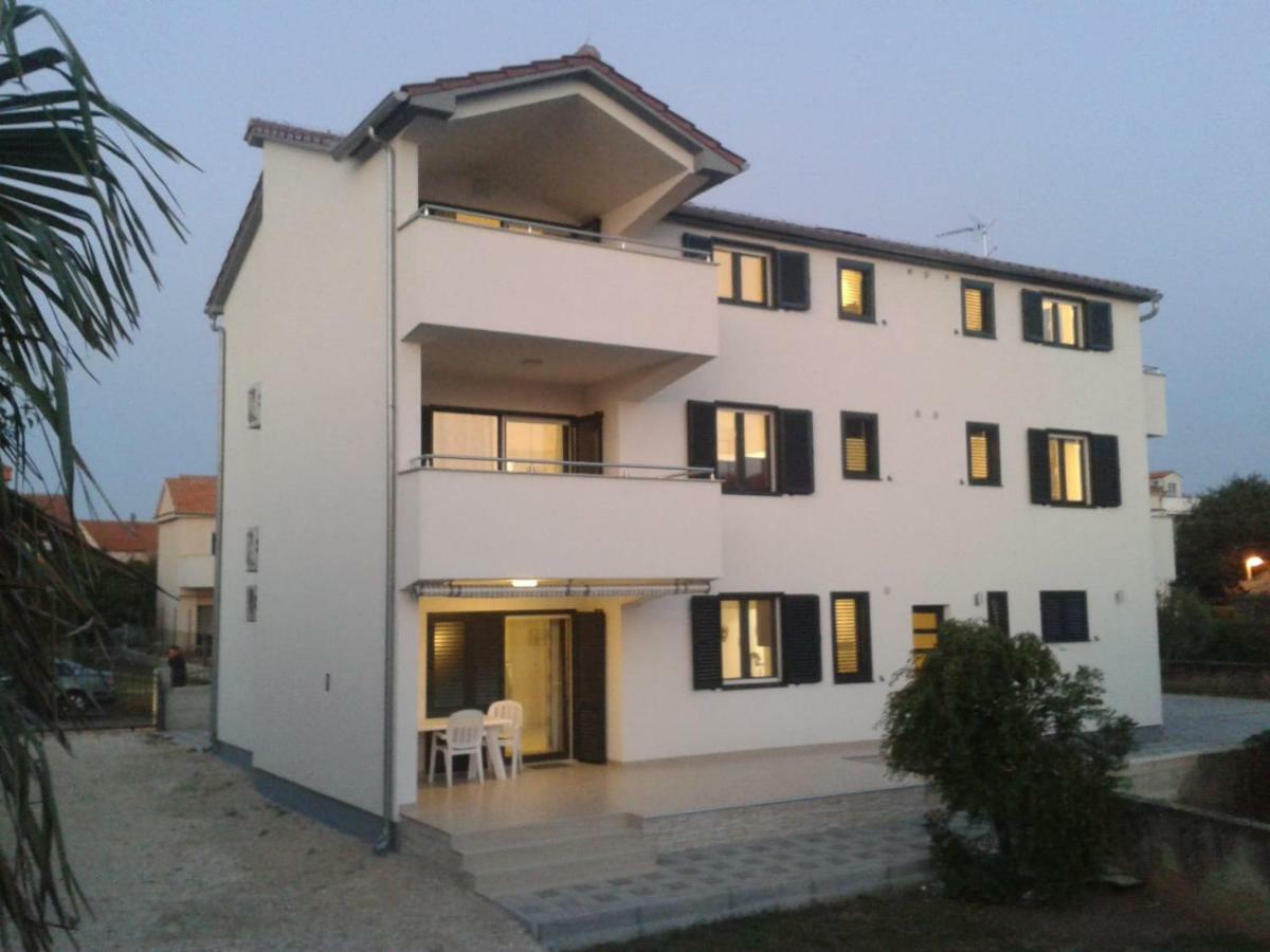 Breitling Apartments With Pool Biograd Na Moru Bagian luar foto